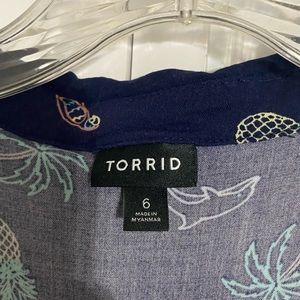 Torrid button up challis top tropical print